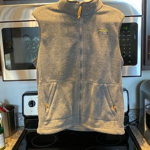 Mens medium never worn LL Bean fleece vest